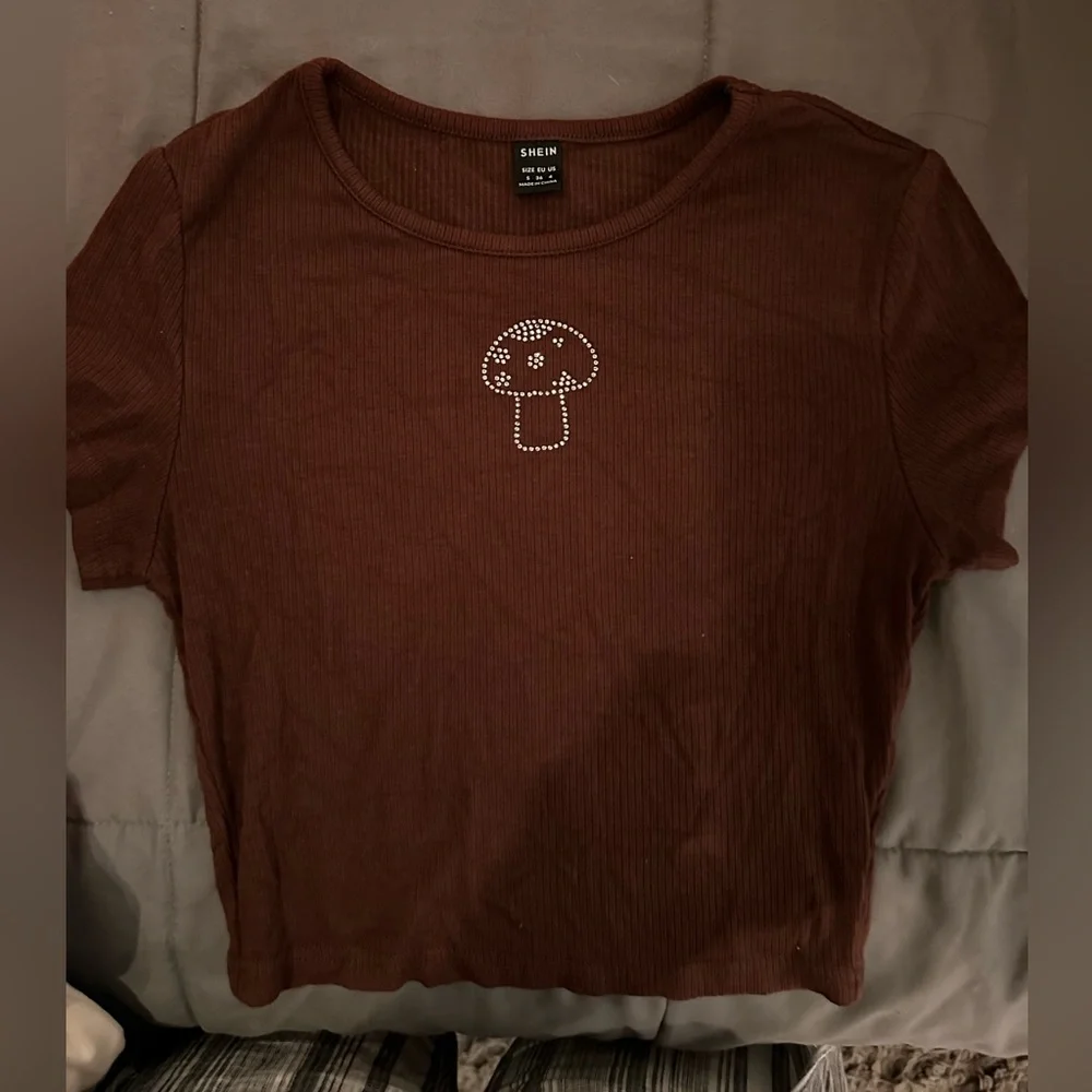 SHEIN Mushroom Top - Picture 1 of 3